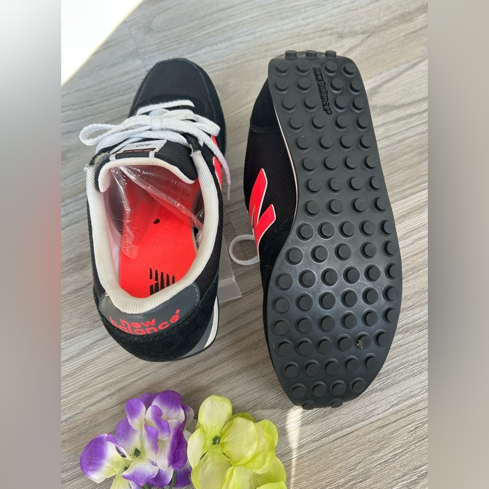 ✨New Balance Black Sneakers with Hot Pink 'N' Accent - Picture 7 of 11